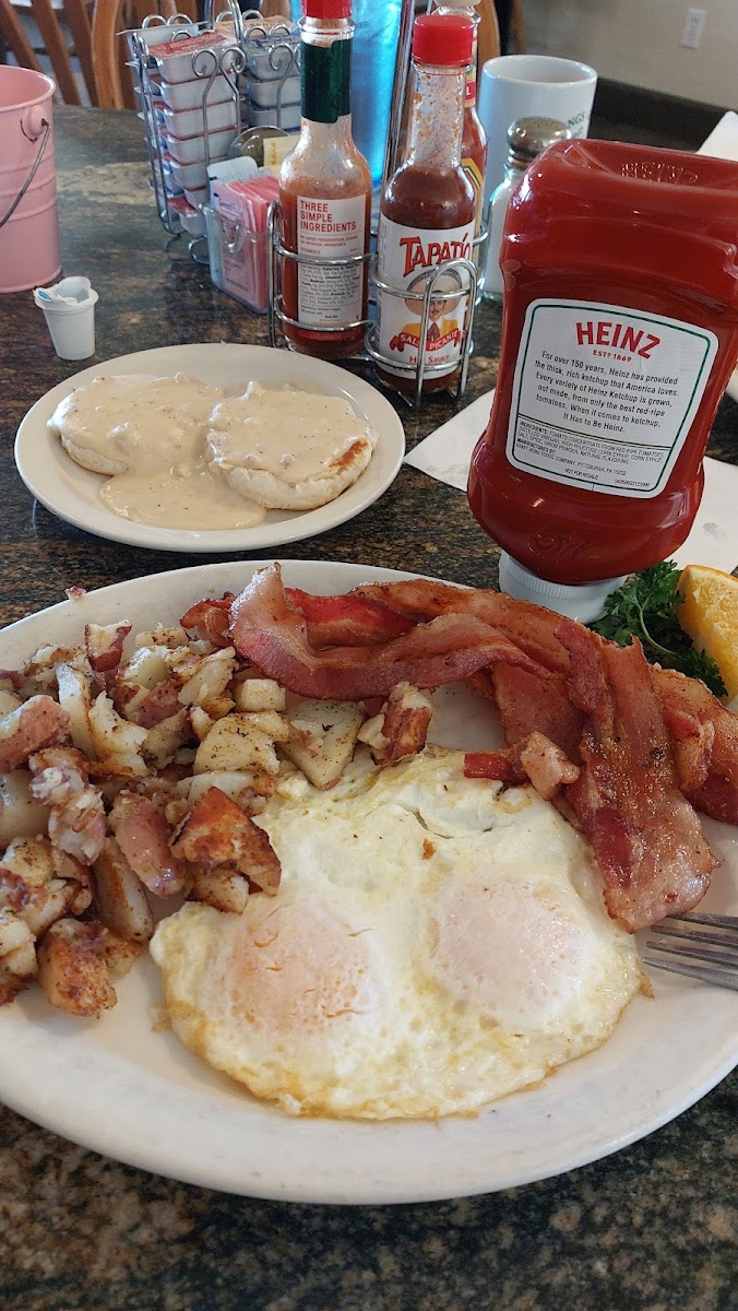 Wings Grill & Espresso Bar-7